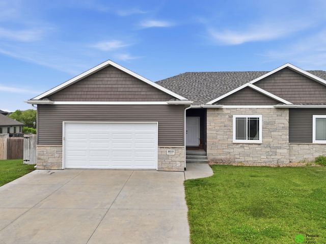 9515 Friedman Street, Lincoln, NE 68516