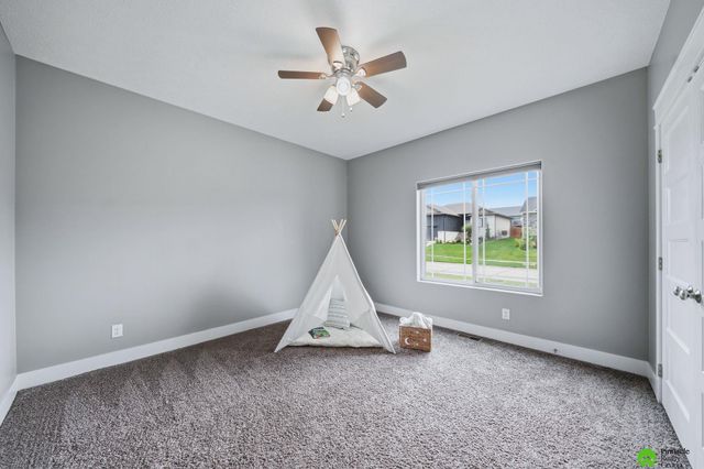 9515 Friedman Street, Lincoln, NE 68516
