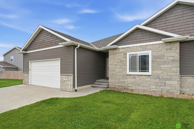 9515 Friedman Street, Lincoln, NE 68516