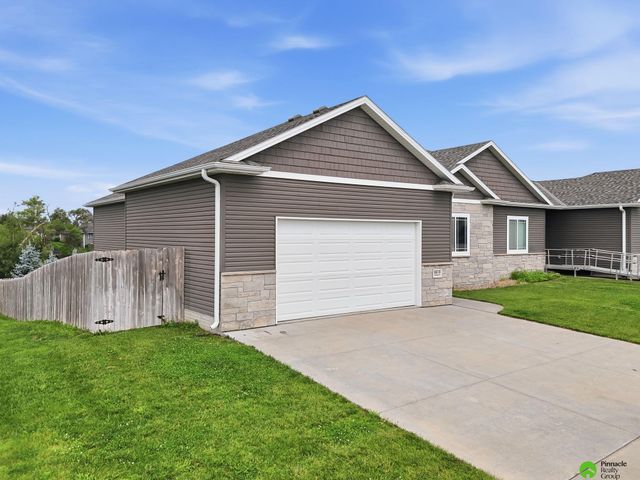 9515 Friedman Street, Lincoln, NE 68516