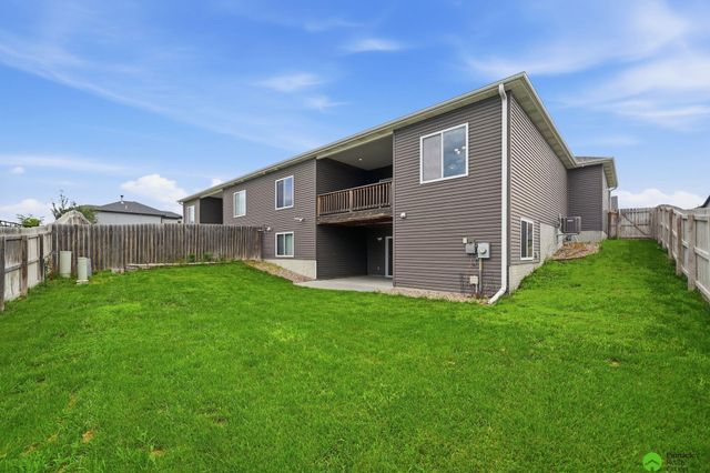 9515 Friedman Street, Lincoln, NE 68516