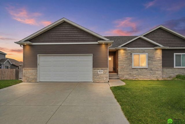 9515 Friedman Street, Lincoln, NE 68516