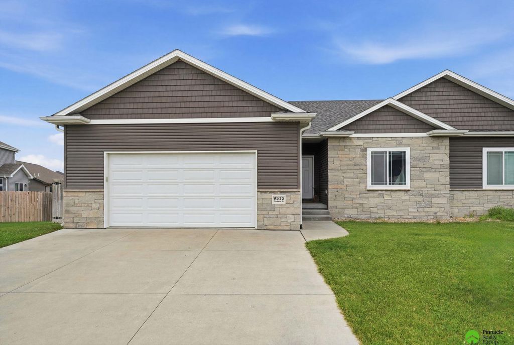 9515 Friedman Street, Lincoln, NE 68516