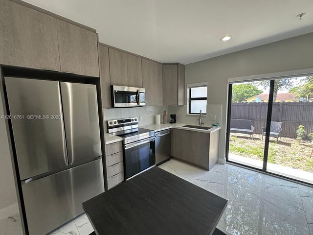 19199 NW 37 Ave, Miami Gardens, FL 33056