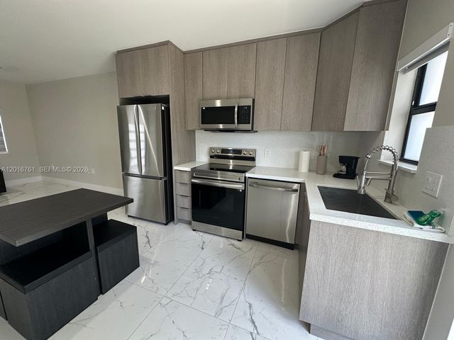 19199 NW 37 Ave, Miami Gardens, FL 33056
