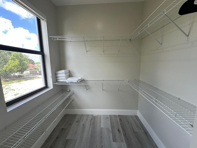 19199 NW 37 Ave, Miami Gardens, FL 33056
