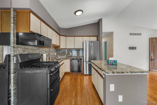 24228 Bashian Drive, Novi, MI 48375