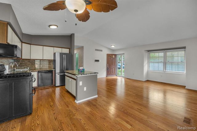 24228 Bashian Drive, Novi, MI 48375
