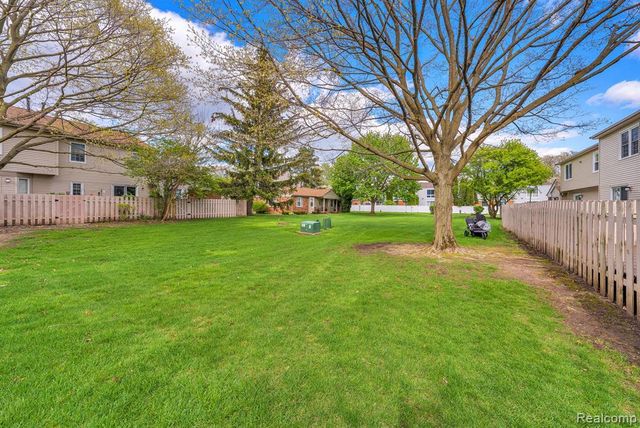 24228 Bashian Drive, Novi, MI 48375