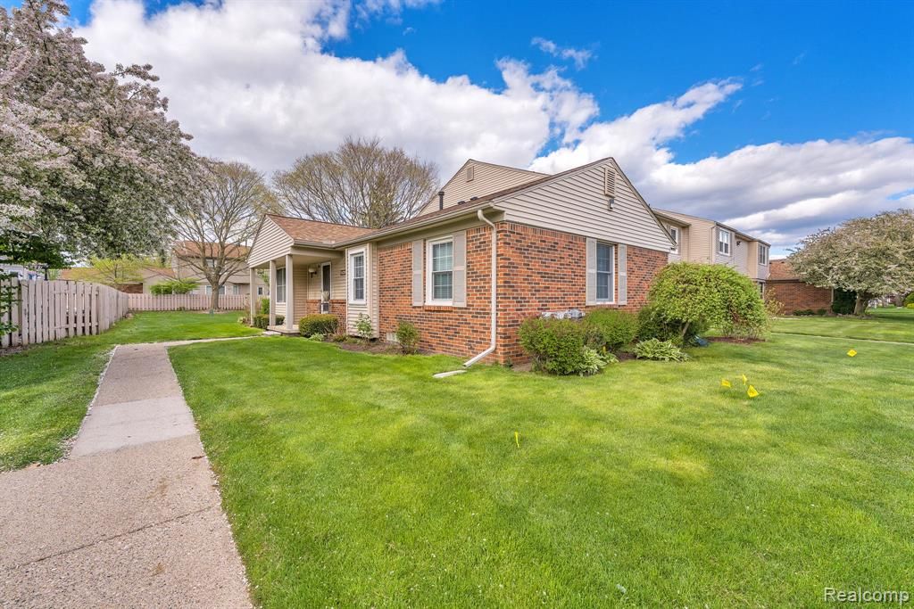 24228 Bashian Drive, Novi, MI 48375