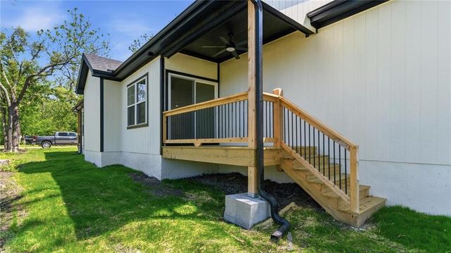 223 E Mill Avenue, Osawatomie, KS 66064