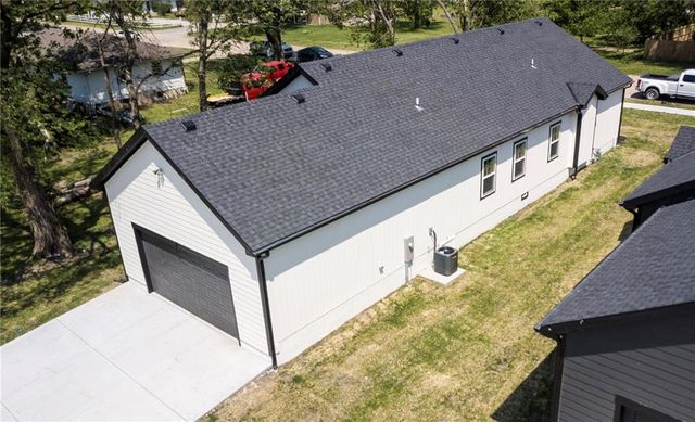 223 E Mill Avenue, Osawatomie, KS 66064
