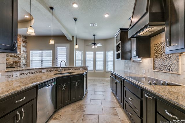 15711 Dell, Selma, TX 78154