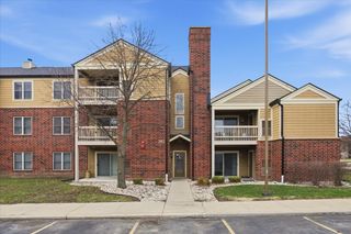 202 Glengarry Drive 206, Bloomingdale, IL 60108