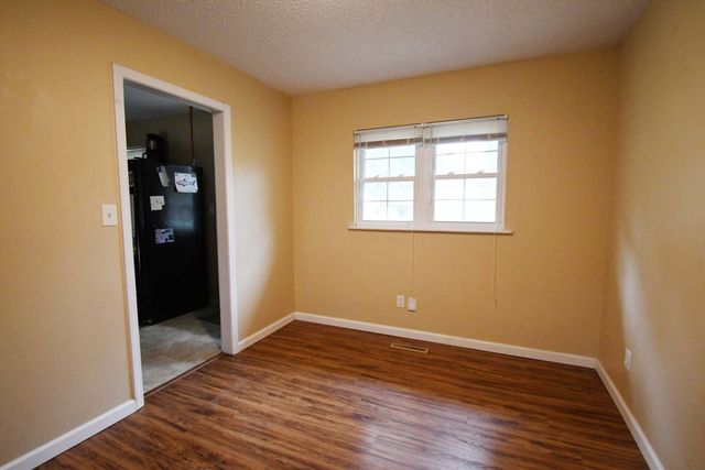 3120 W Countryside Drive, Springfield, MO 65807