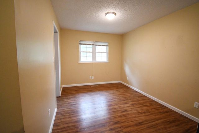 3120 W Countryside Drive, Springfield, MO 65807