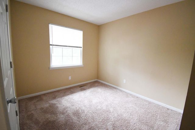 3120 W Countryside Drive, Springfield, MO 65807