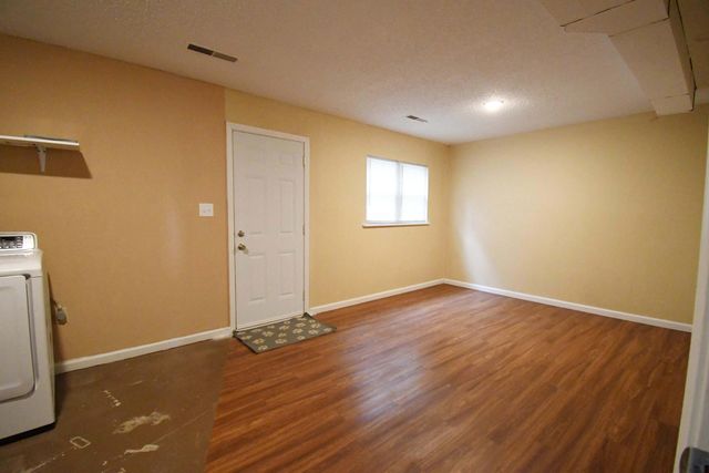 3120 W Countryside Drive, Springfield, MO 65807