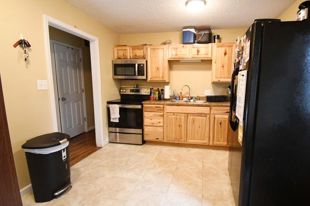 3120 W Countryside Drive, Springfield, MO 65807