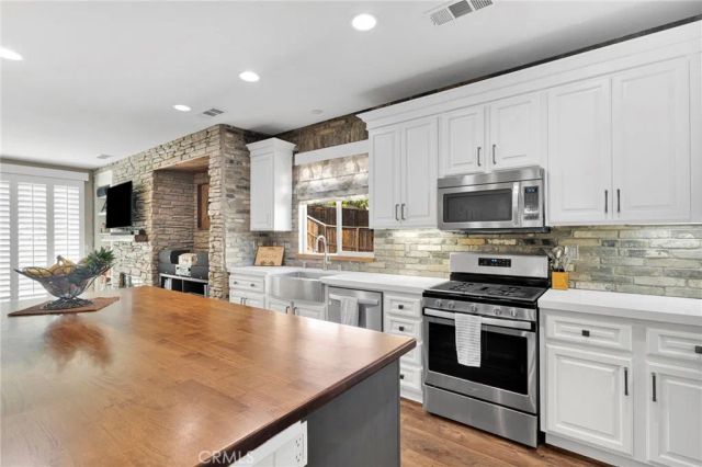 13817 Grant Way, Oak Hills, CA 92344