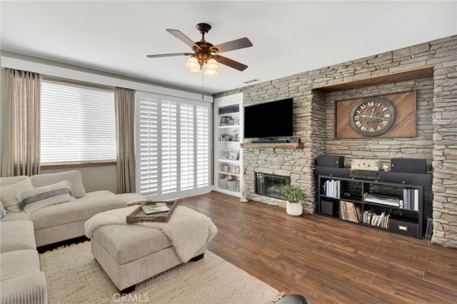 13817 Grant Way, Oak Hills, CA 92344