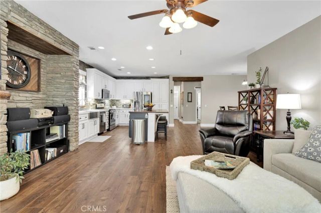 13817 Grant Way, Oak Hills, CA 92344