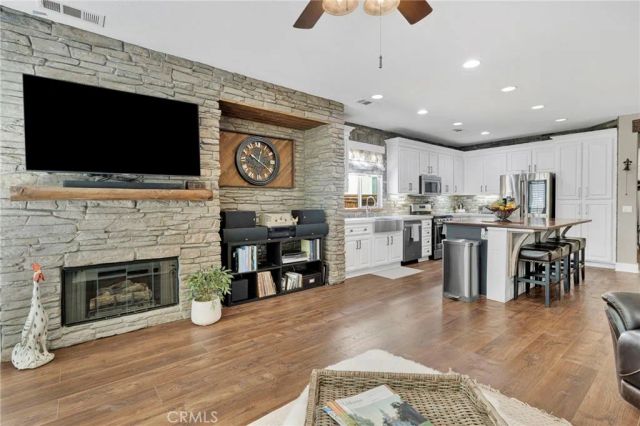 13817 Grant Way, Oak Hills, CA 92344