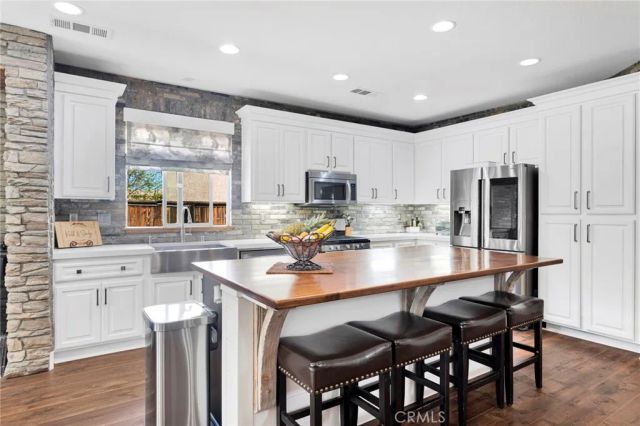 13817 Grant Way, Oak Hills, CA 92344