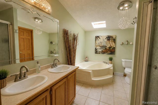 285 Madison Court, White Lake, MI 48386