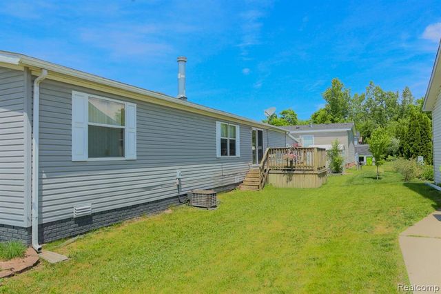 285 Madison Court, White Lake, MI 48386