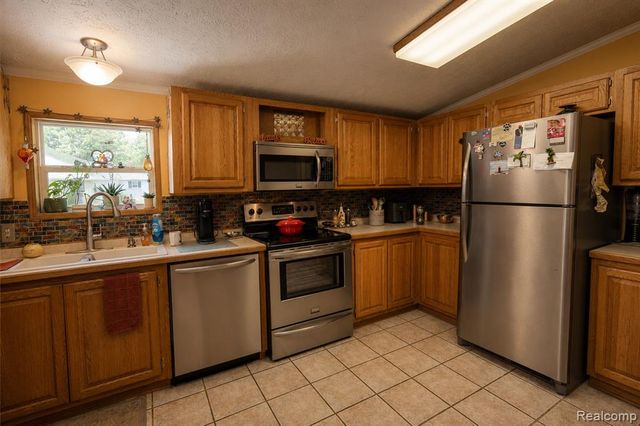 285 Madison Court, White Lake, MI 48386