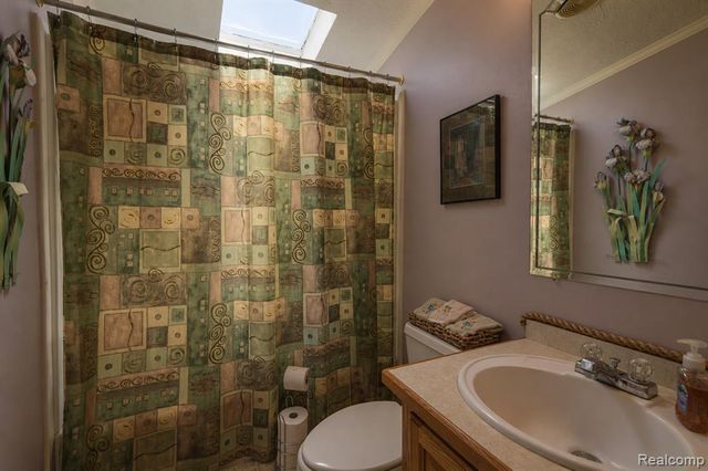 285 Madison Court, White Lake, MI 48386