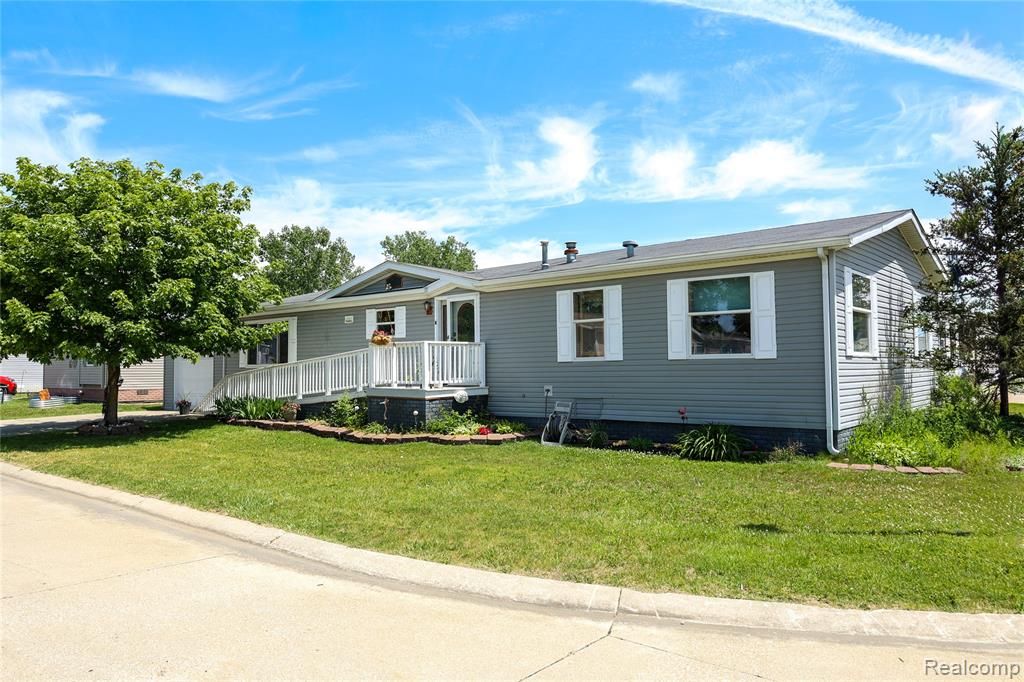 285 Madison Court, White Lake, MI 48386