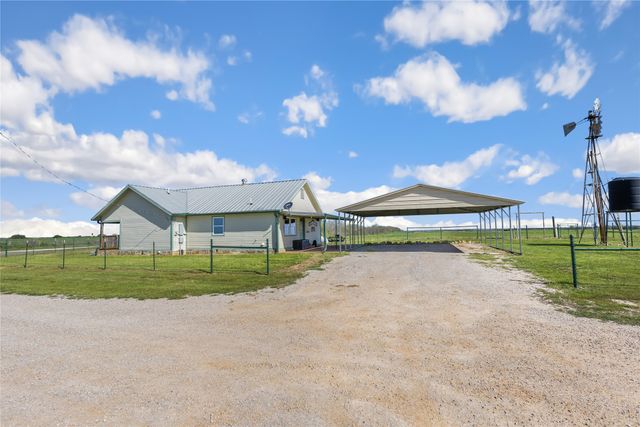 725 County Road 520, Evant, TX 76525