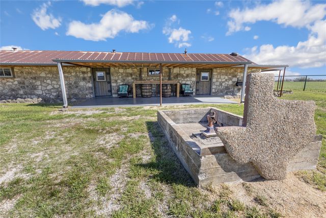 725 County Road 520, Evant, TX 76525