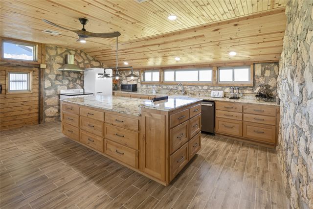 725 County Road 520, Evant, TX 76525