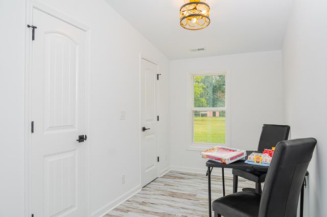 5071 Shelbyville Rd, Mcminnville, TN 37110