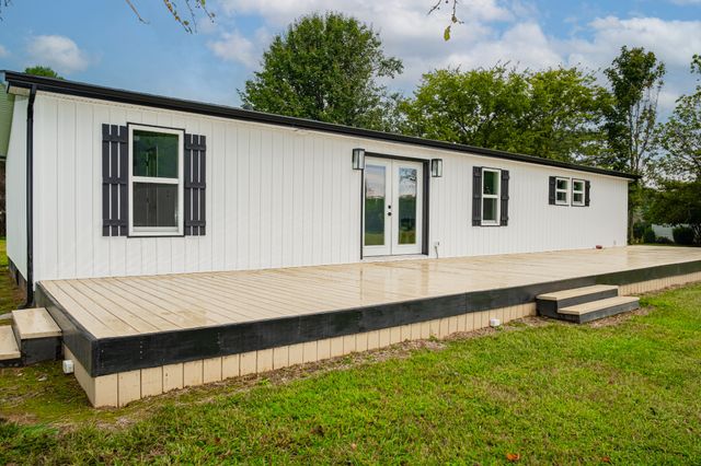 5071 Shelbyville Rd, Mcminnville, TN 37110