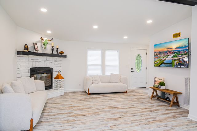 5071 Shelbyville Rd, Mcminnville, TN 37110