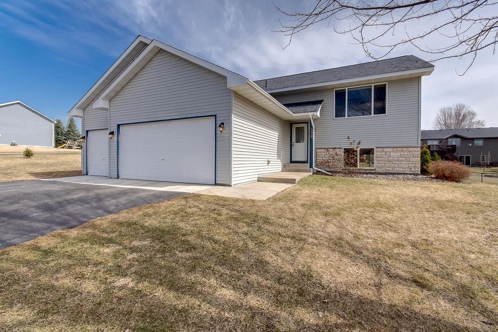 338 4th Avenue NE, Lonsdale, MN 55046