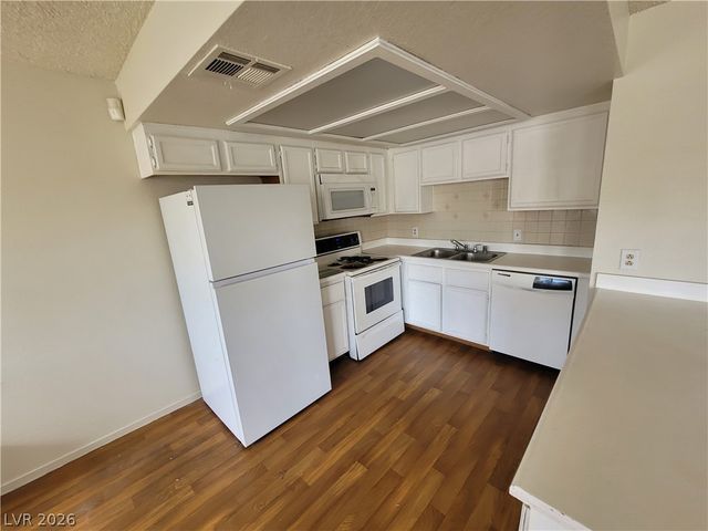 1104 PINTO ROCK Lane 201, Las Vegas, NV 89128