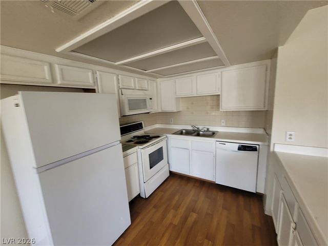 1104 PINTO ROCK Lane 201, Las Vegas, NV 89128