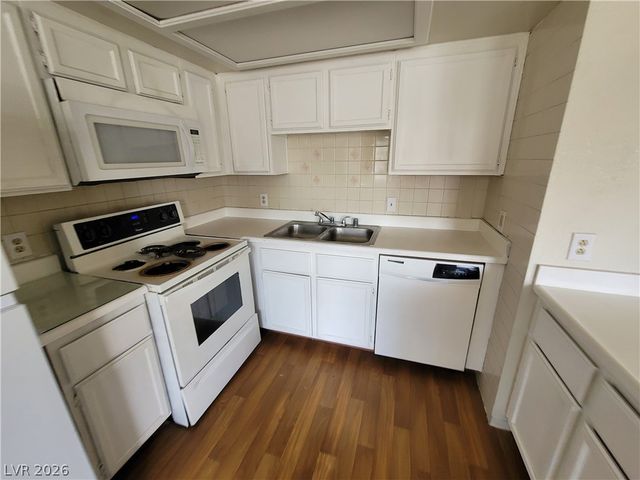 1104 PINTO ROCK Lane 201, Las Vegas, NV 89128