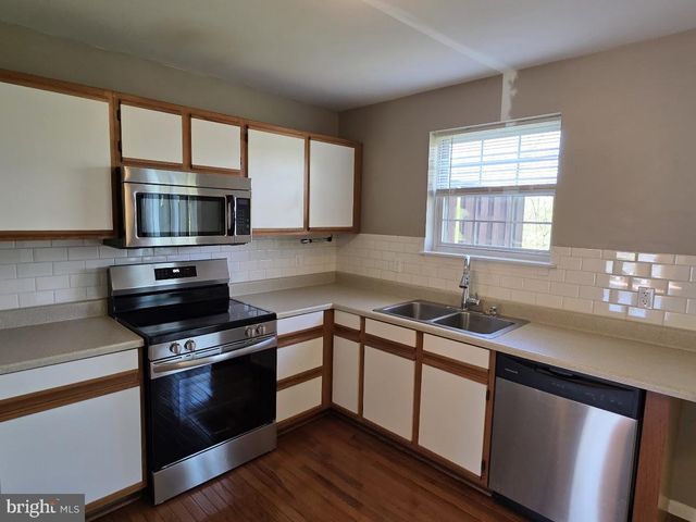 260 WHITE DOGWOOD DR, Etters, PA 17319