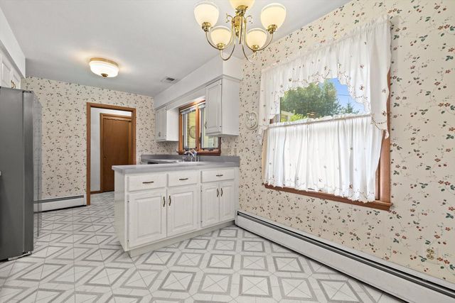 3628 Country LANE, Mount Pleasant, WI 53405