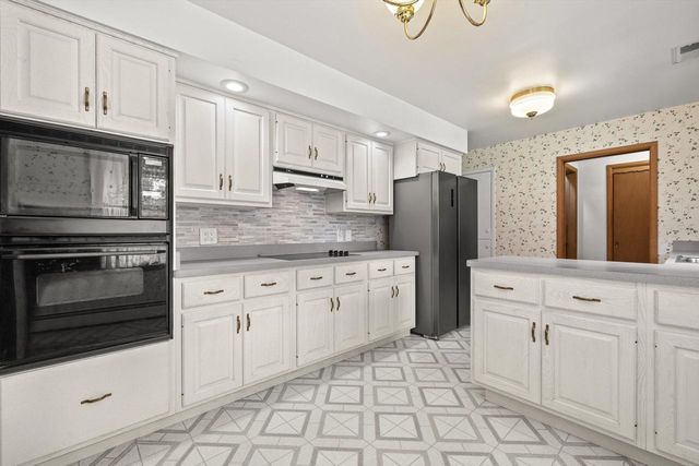 3628 Country LANE, Mount Pleasant, WI 53405
