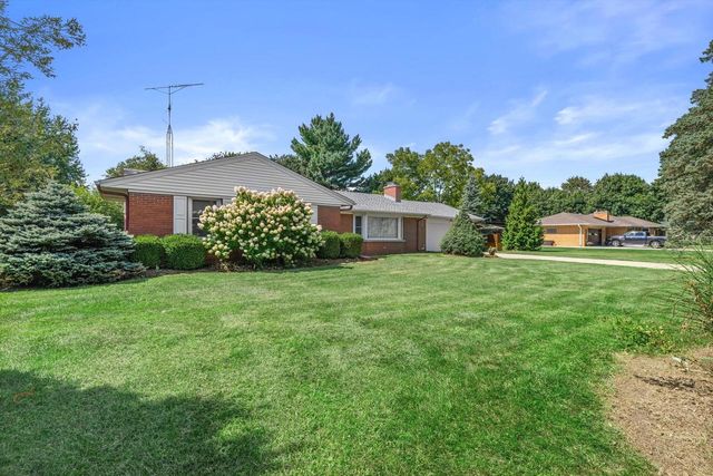 3628 Country LANE, Mount Pleasant, WI 53405