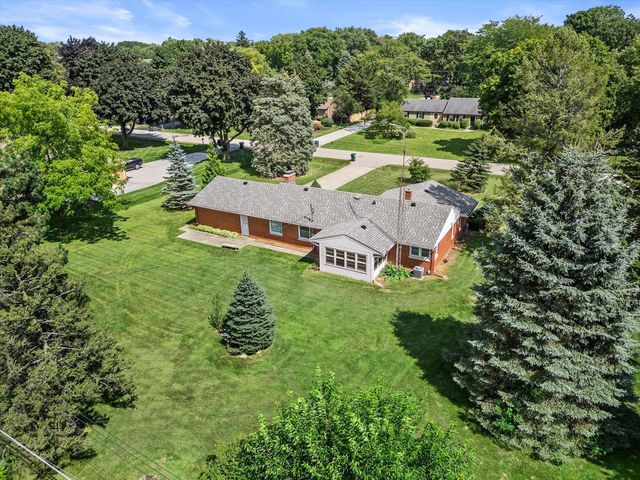 3628 Country LANE, Mount Pleasant, WI 53405