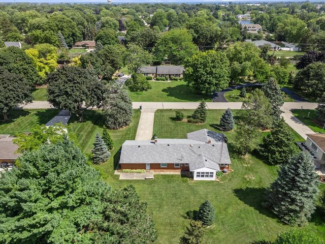 3628 Country LANE, Mount Pleasant, WI 53405