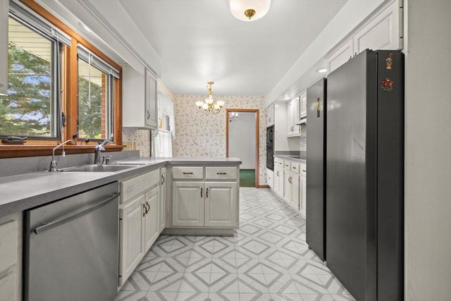 3628 Country LANE, Mount Pleasant, WI 53405